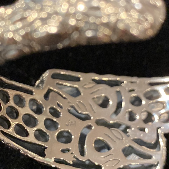 JAI Sterling Croco-design Hinged Cuff Bracelet - Picture 5 of 8